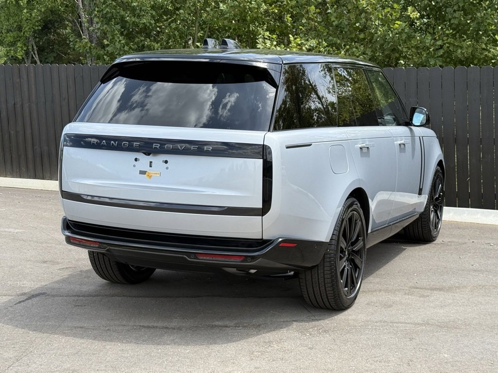 New 2025 Land Rover Range Rover SE image 6
