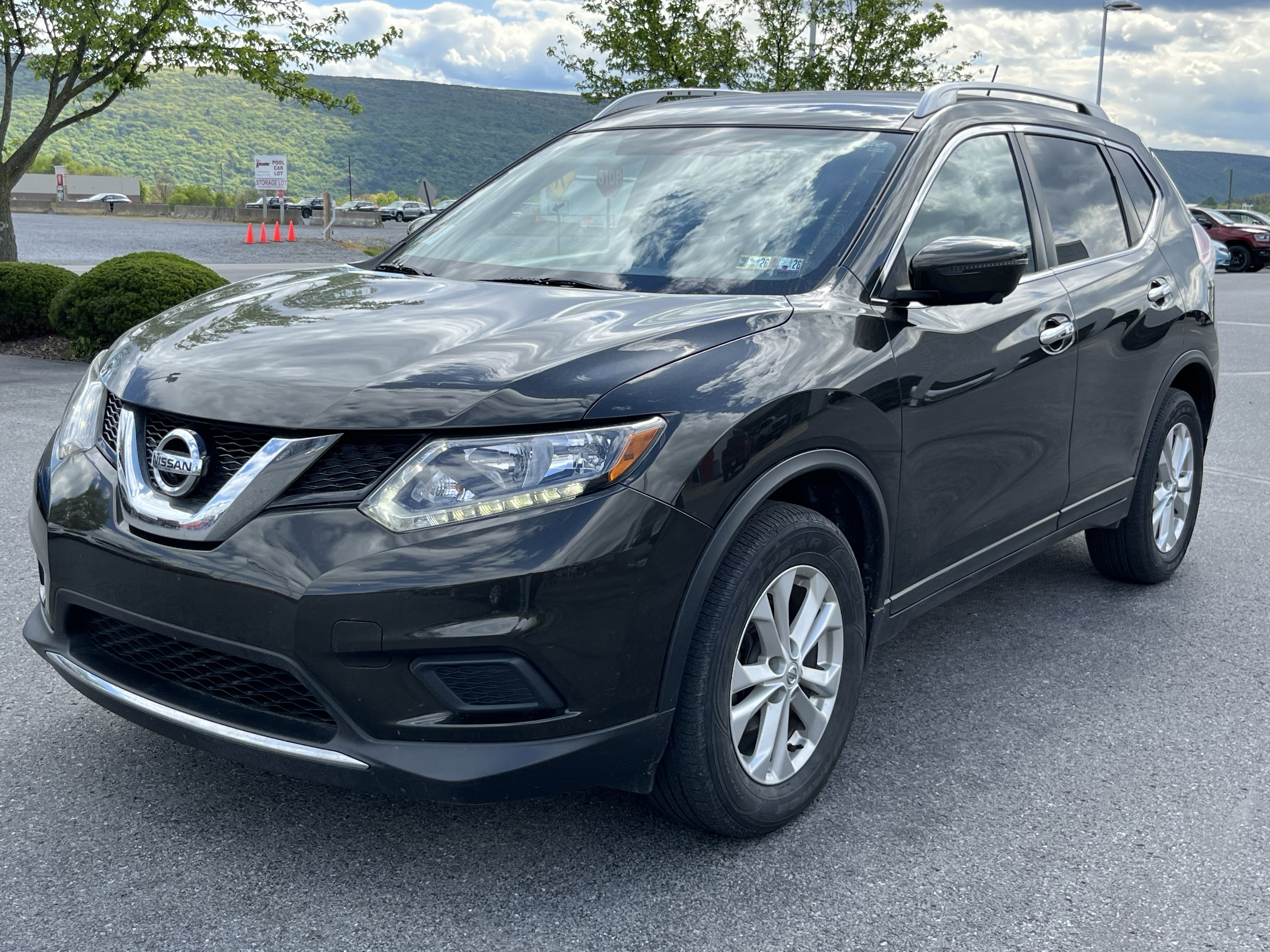 Used 2016 Nissan Rogue SV w/ SV Premium Package AWD/4WD image 11