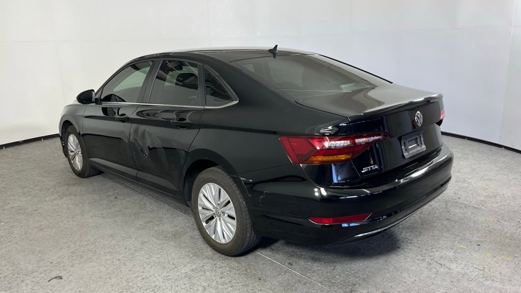 Used 2019 Volkswagen Jetta S image 2