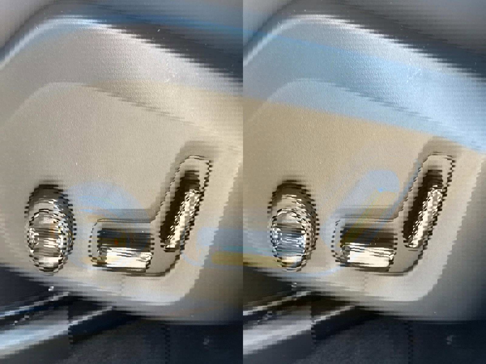 New 2026 Volvo XC60 B5 Plus w/ Climate Package image 17