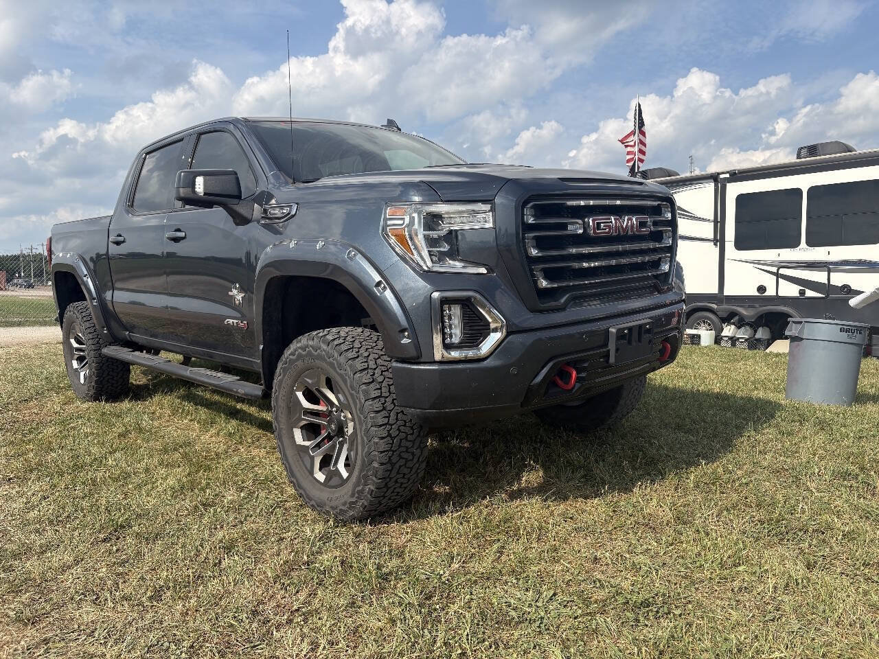 Used 2020 GMC Sierra 1500 AT4 w/ AT4 Premium Package AWD/4WD image 5