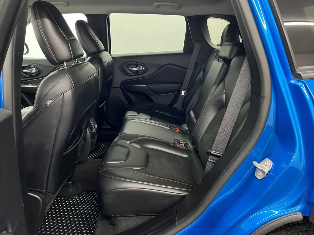 Used 2021 Jeep Cherokee Trailhawk w/ Comfort/Convenience Group image 12