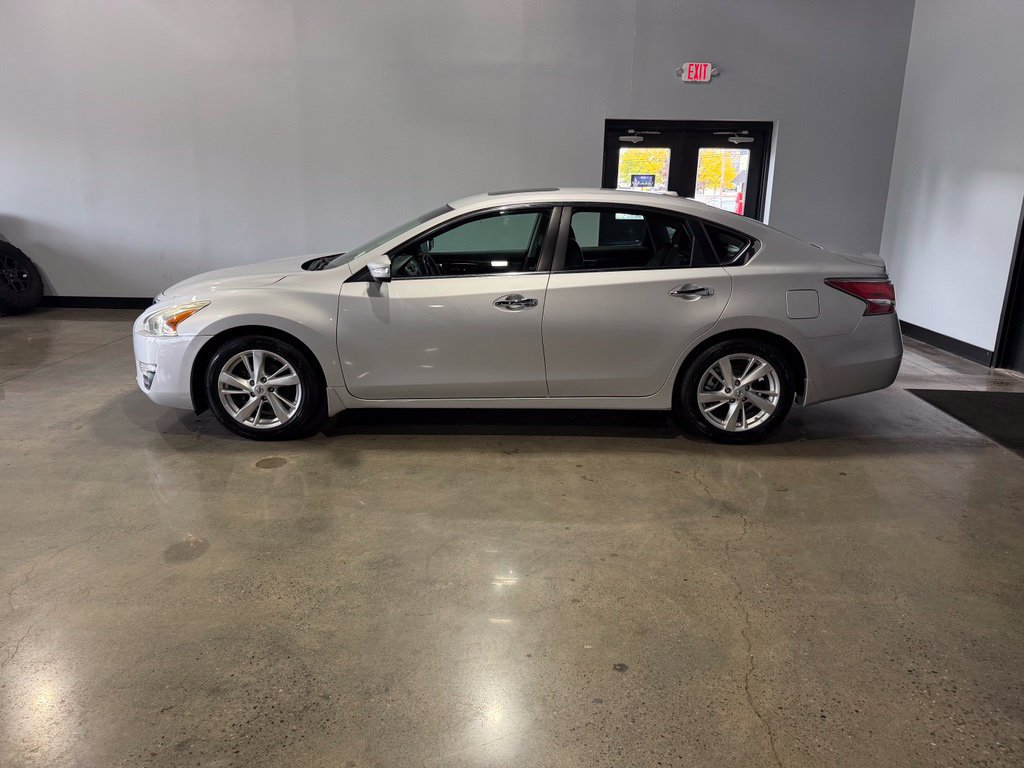 Used 2014 Nissan Altima 2.5 SL w/ Technology Package FWD image 7