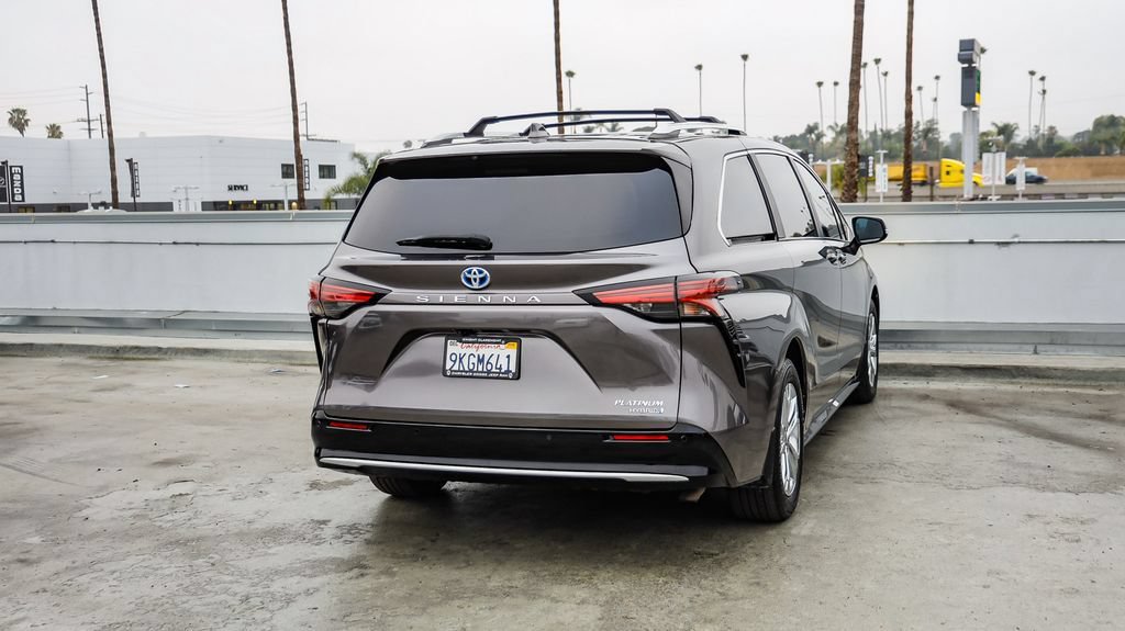 Used 2024 Toyota Sienna Platinum AWD/4WD image 9