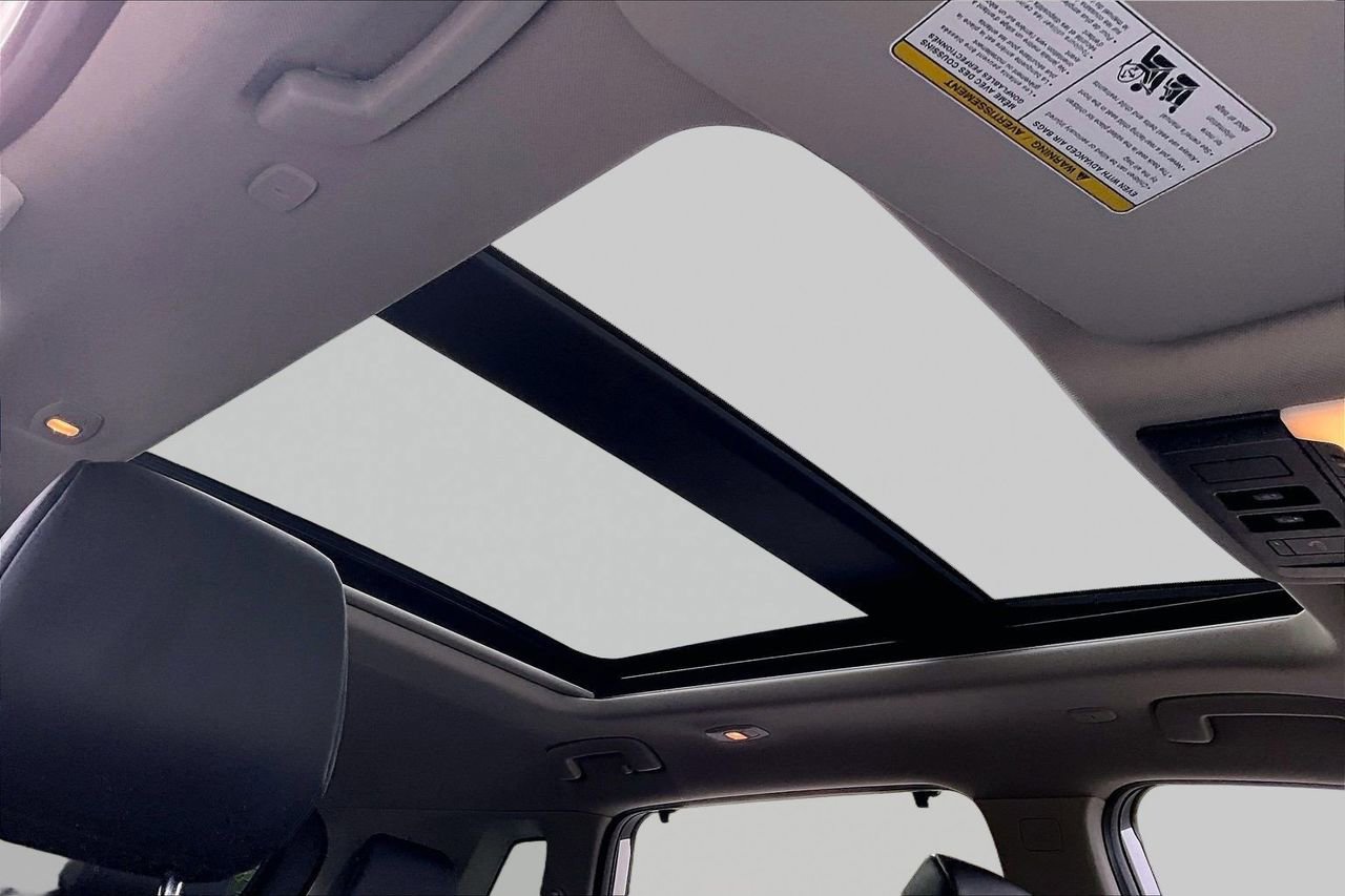 Used 2023 Nissan Rogue SV w/ SV Premium B Package image 16