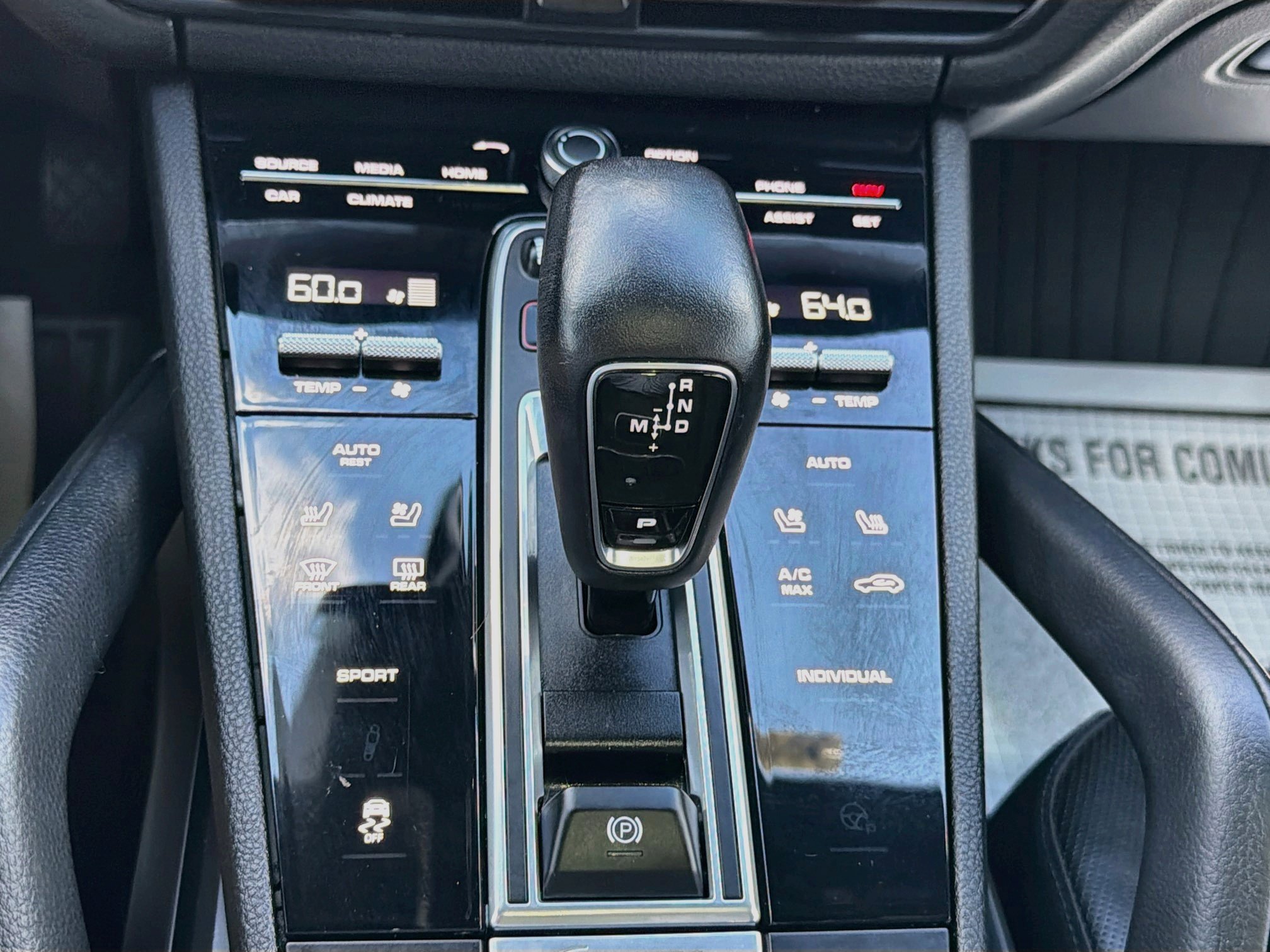 Used 2023 Porsche Cayenne AWD/4WD image 33