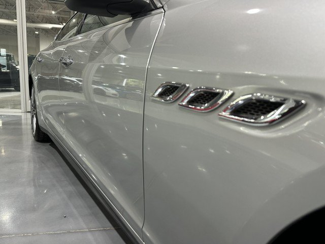 Used 2014 Maserati Quattroporte GTS RWD image 17