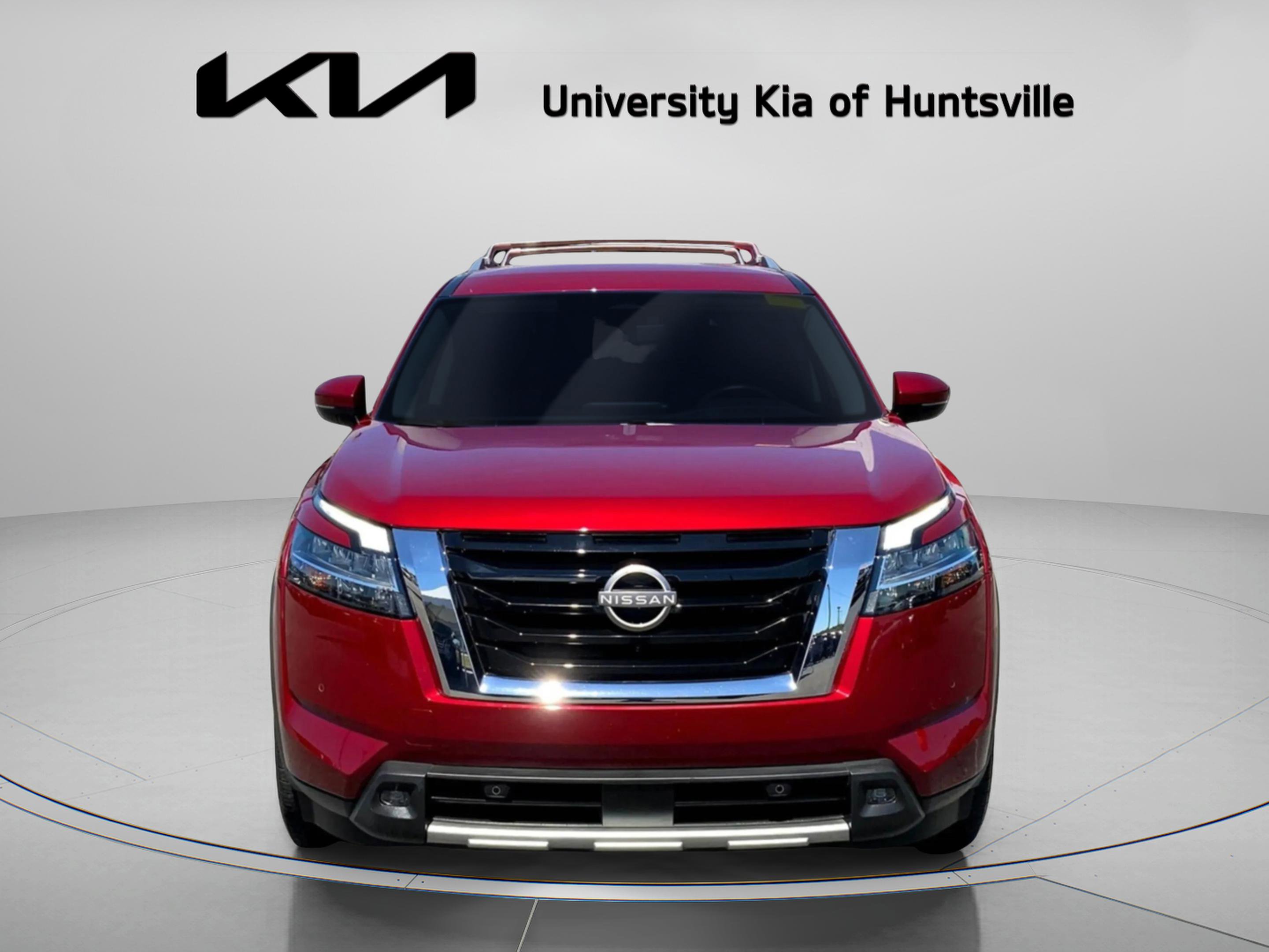 Used 2023 Nissan Pathfinder SL image 2