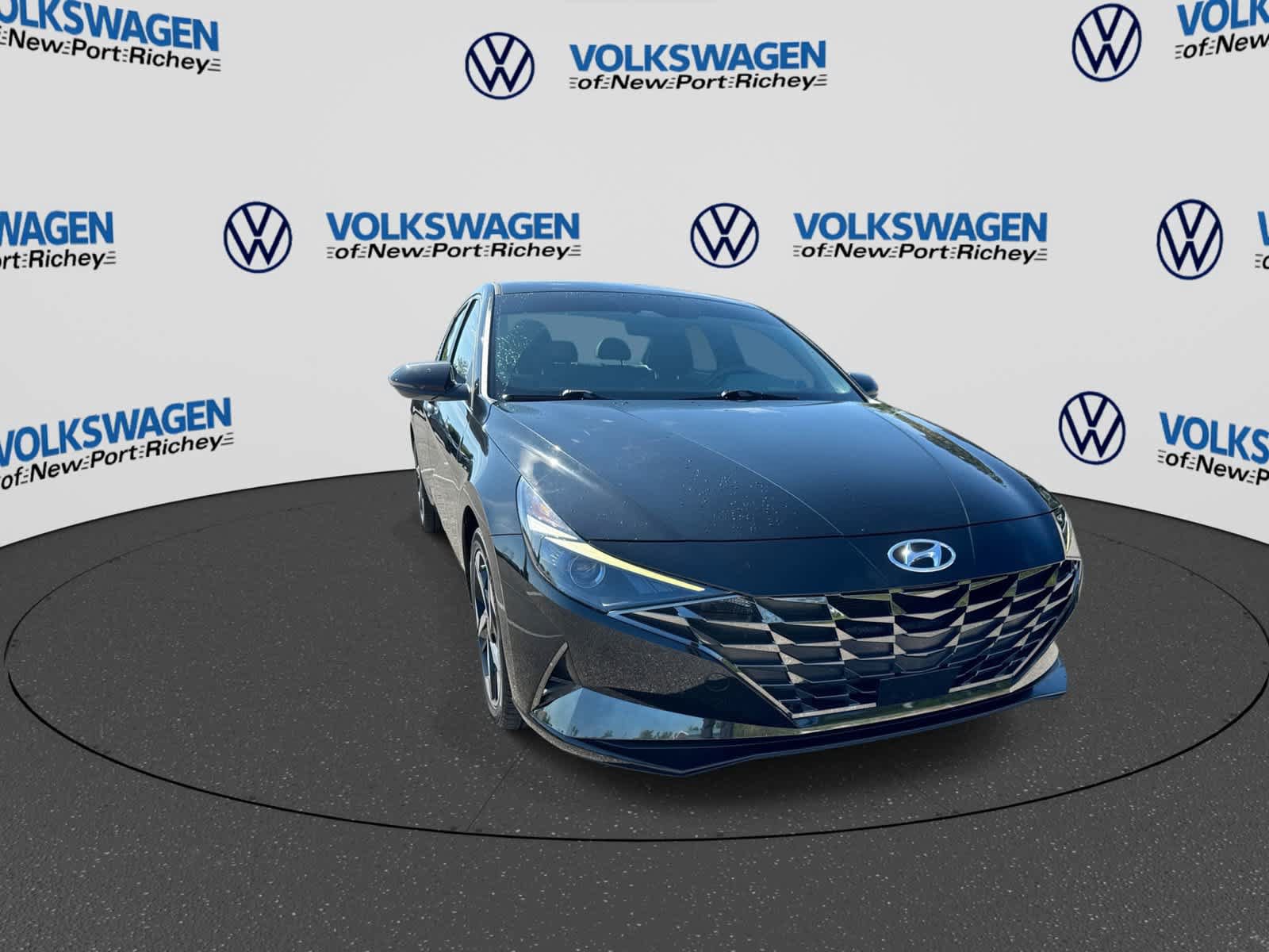 Used 2022 Hyundai Elantra SEL w/ Convenience + Premium Package FWD image 16
