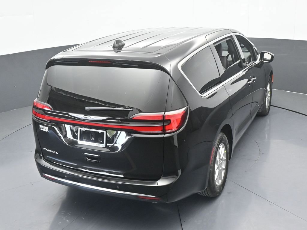 New 2026 Chrysler Pacifica Select image 51