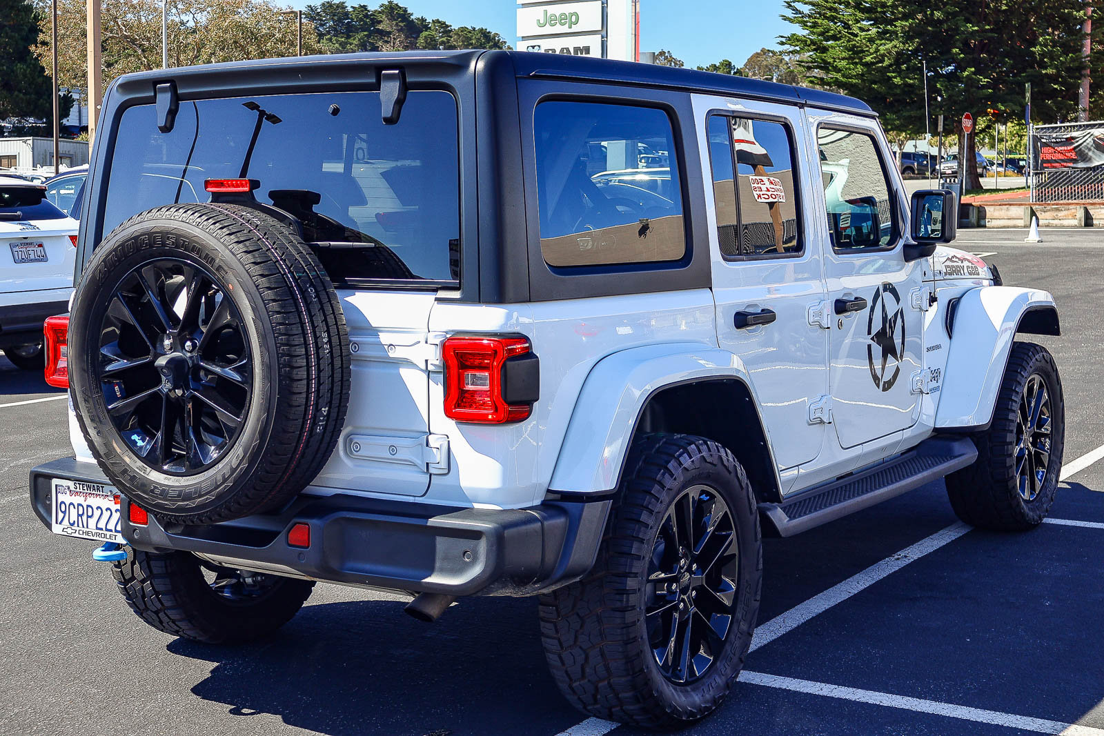 Used 2022 Jeep Wrangler Unlimited Sahara w/ Safety Group AWD/4WD image 21