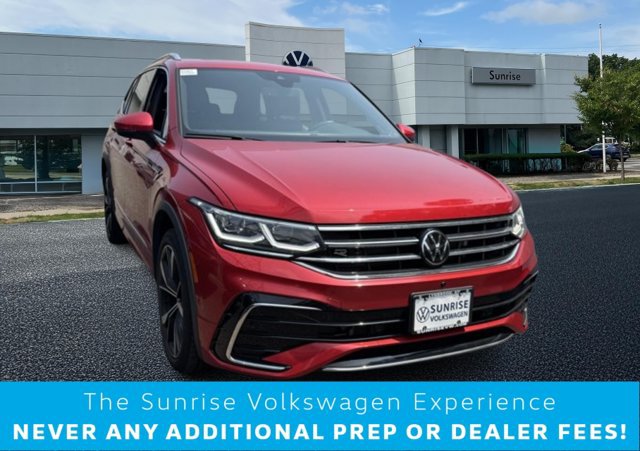 Used 2024 Volkswagen Tiguan SEL R-Line AWD/4WD image 1