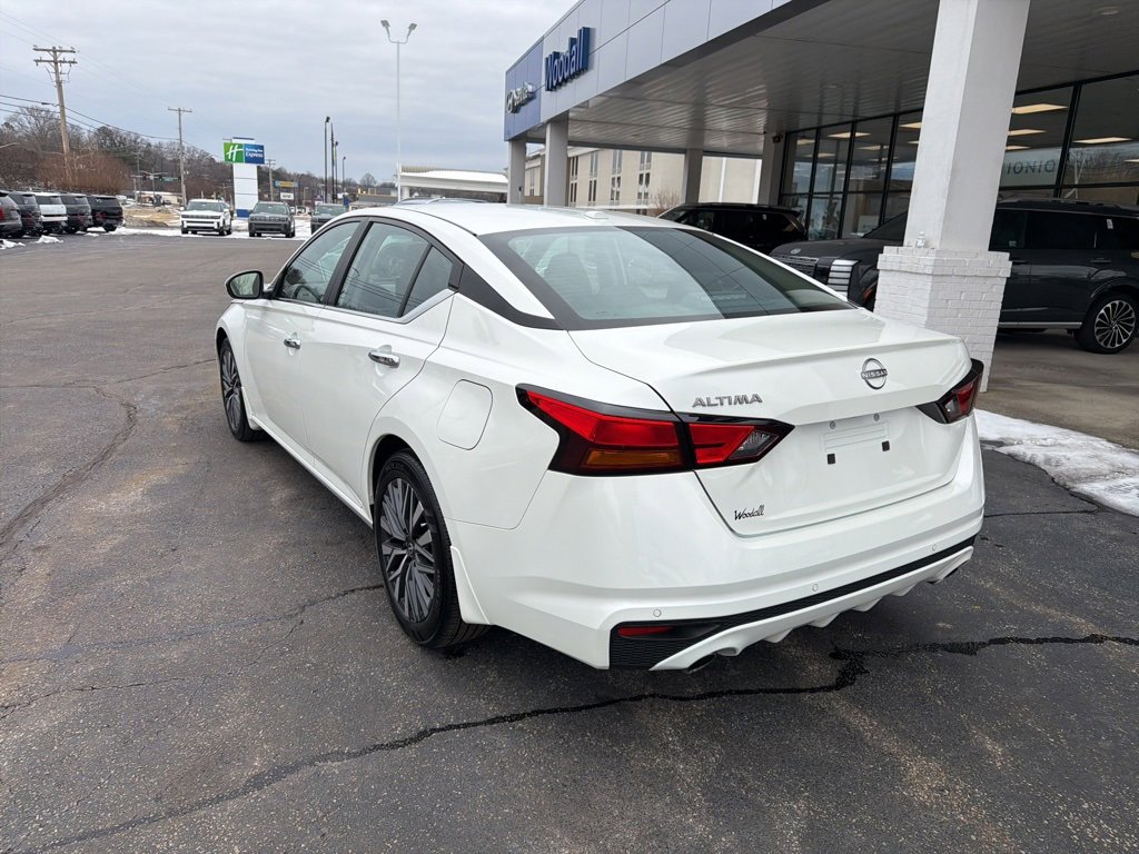 Used 2025 Nissan Altima 2.5 SV w/ SV Premium Package image 7