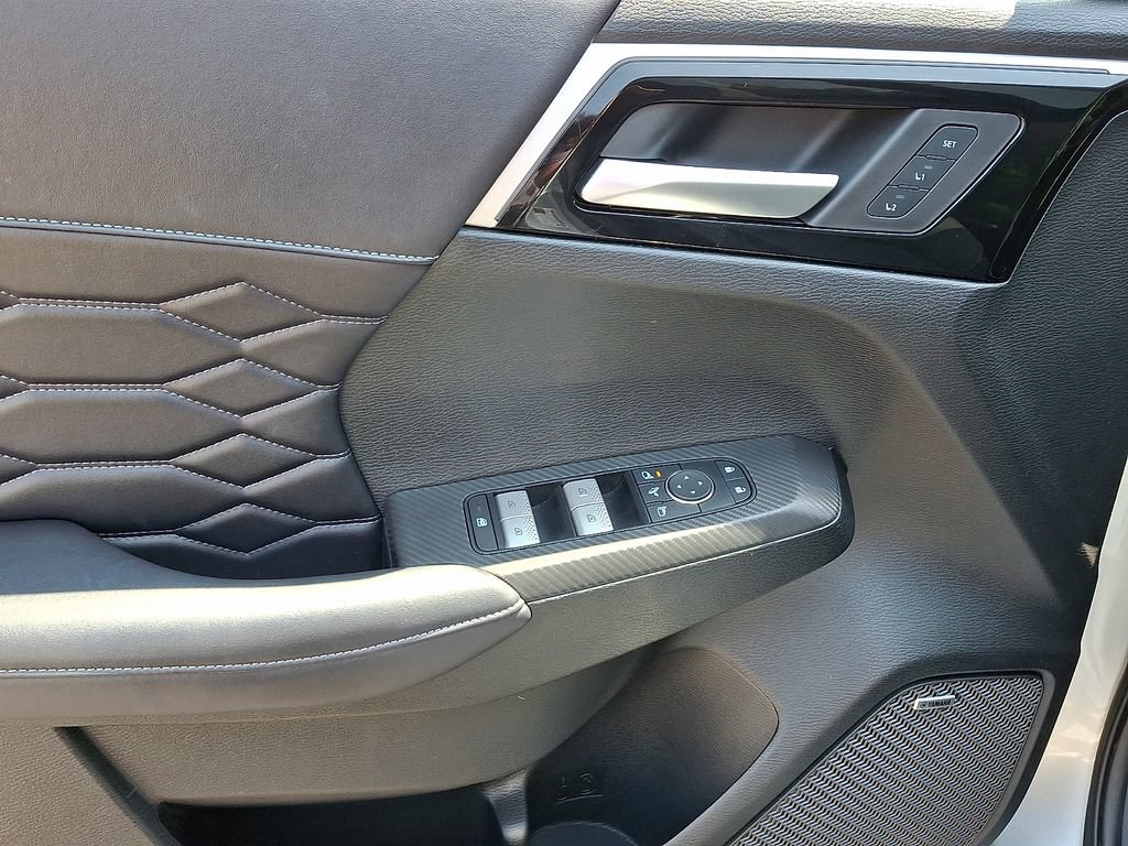 Used 2025 Mitsubishi Outlander SEL AWD/4WD image 13