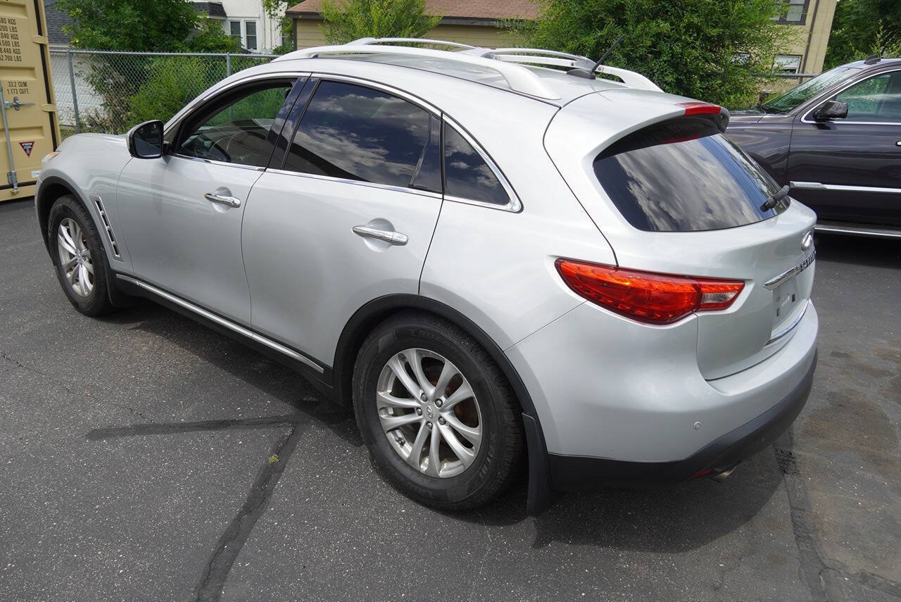 Used 2010 INFINITI FX35 AWD w/ Navigation Pkg image 9