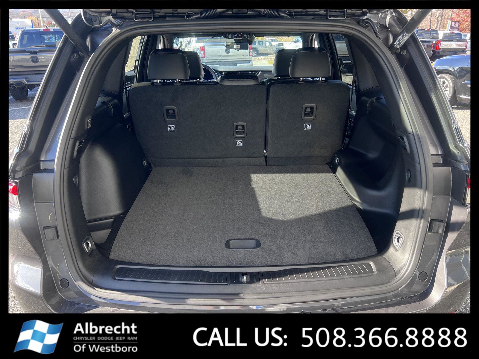 New 2025 Jeep Grand Cherokee Limited w/ Luxury Tech Group II image 13