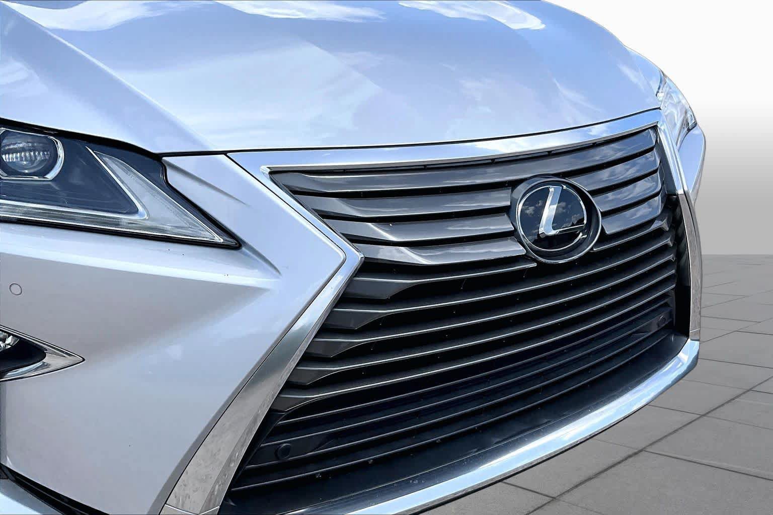 Used 2019 Lexus RX 350 FWD w/ Navigation Package image 27