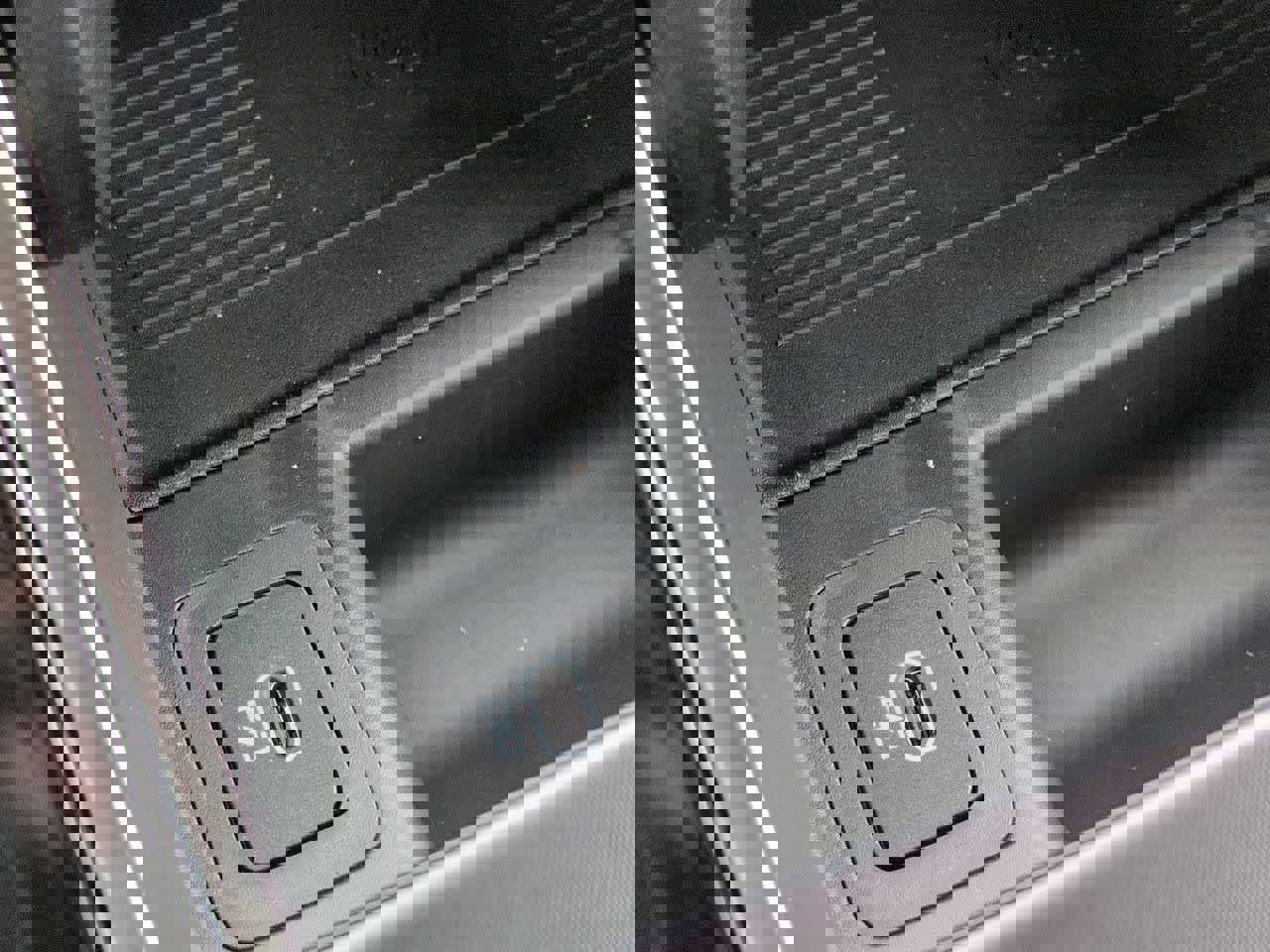 New 2026 Land Rover Range Rover Velar Dynamic SE AWD/4WD image 32