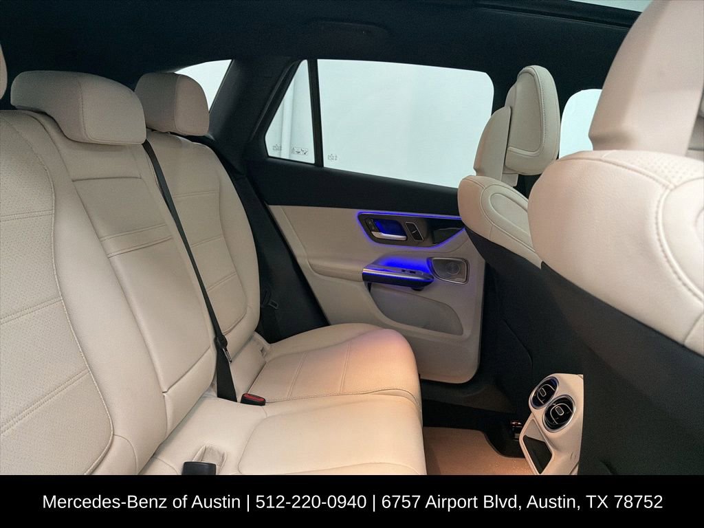 Used 2025 Mercedes-Benz GLC 300 4MATIC image 28