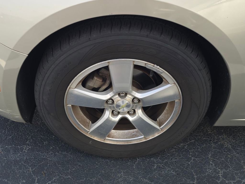 Used 2014 Chevrolet Cruze LT image 10