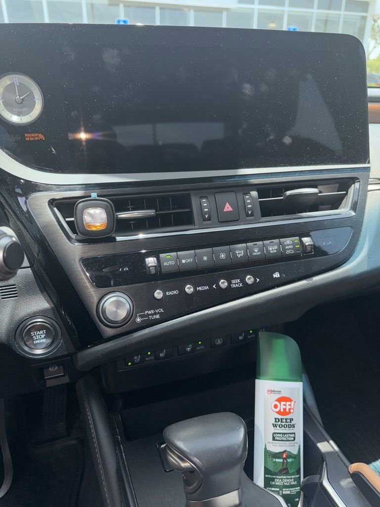 Used 2024 Lexus ES 350 Ultra Luxury w/ Accessory Package (Z2) FWD image 4