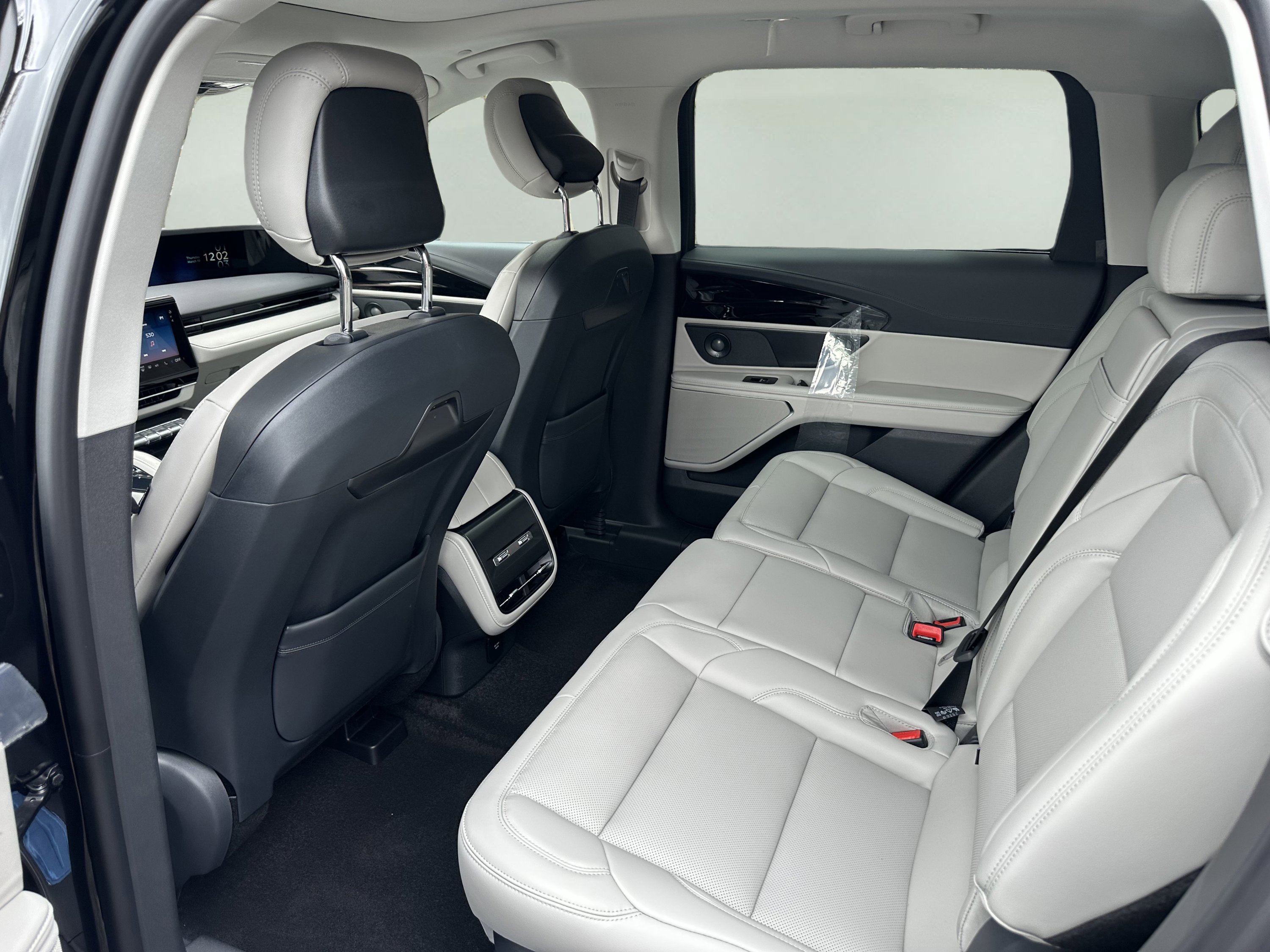 New 2026 Lincoln Nautilus Premier w/ Equipment Group 102A image 10