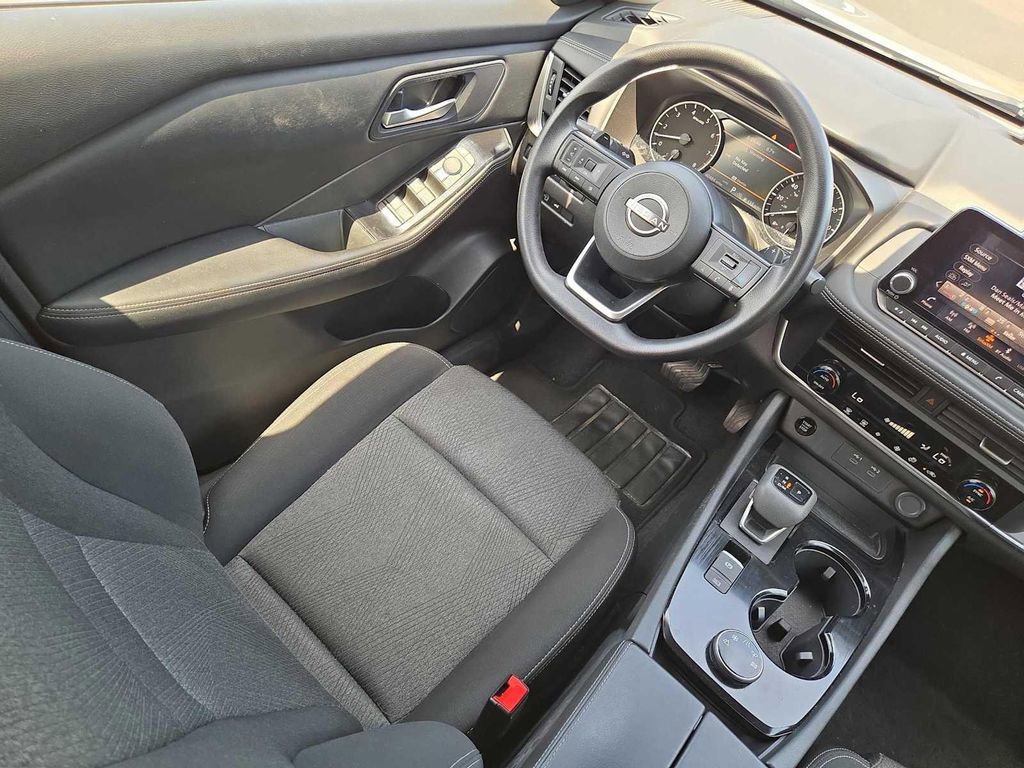 Used 2024 Nissan Rogue SV AWD/4WD image 17