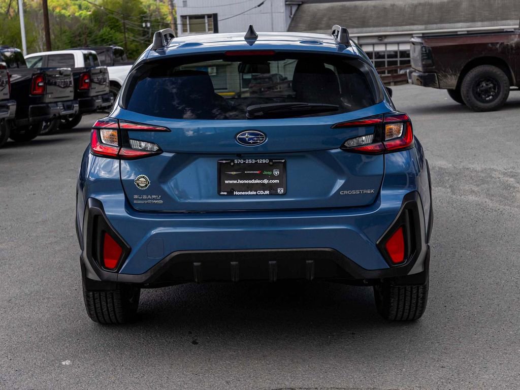 Used 2024 Subaru Crosstrek 2.0i Premium AWD/4WD image 5