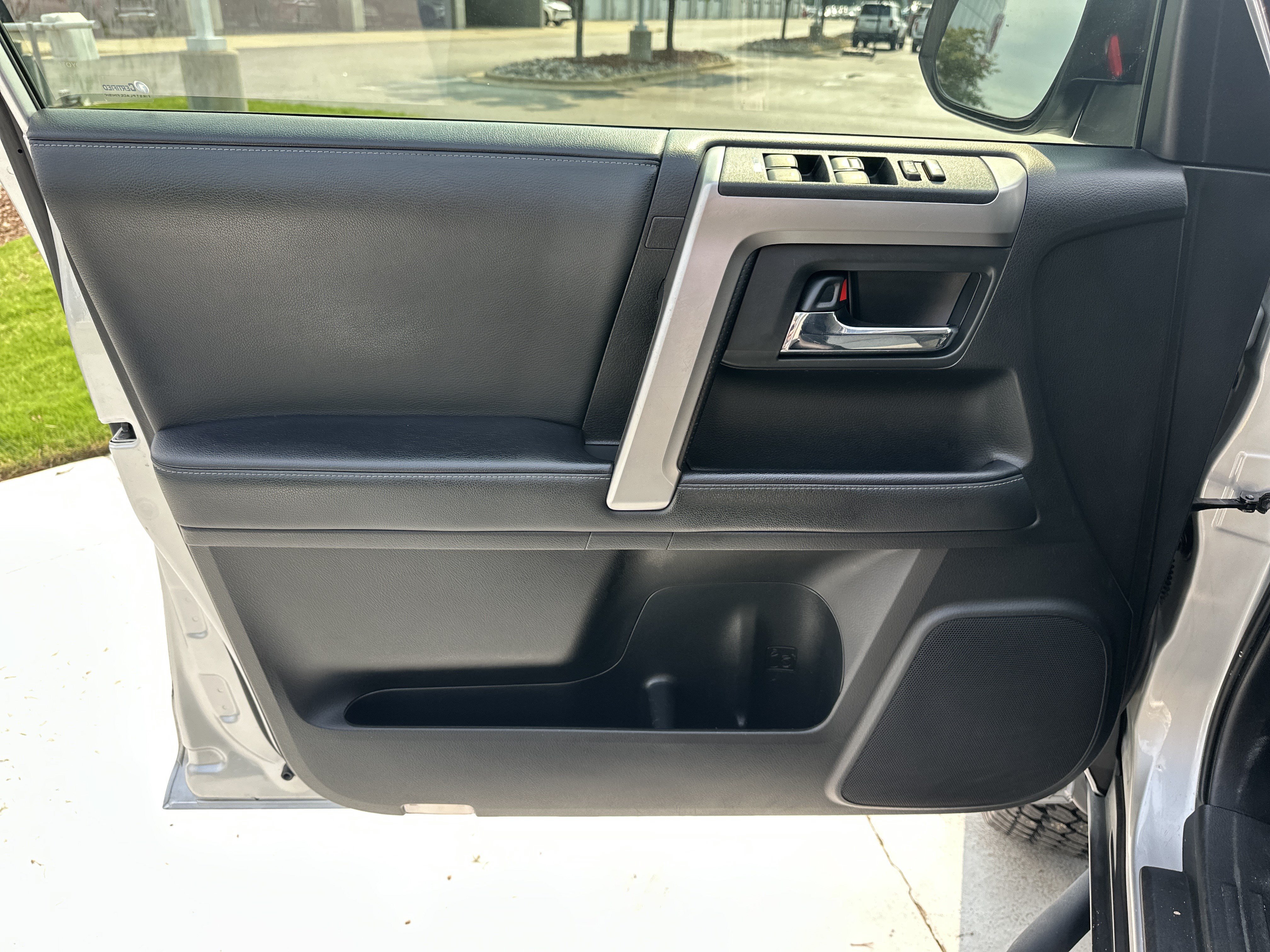 Used 2021 Toyota 4Runner SR5 AWD/4WD image 14