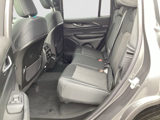 New 2025 Jeep Grand Cherokee Laredo X w/ Luxury Tech Group I image 14