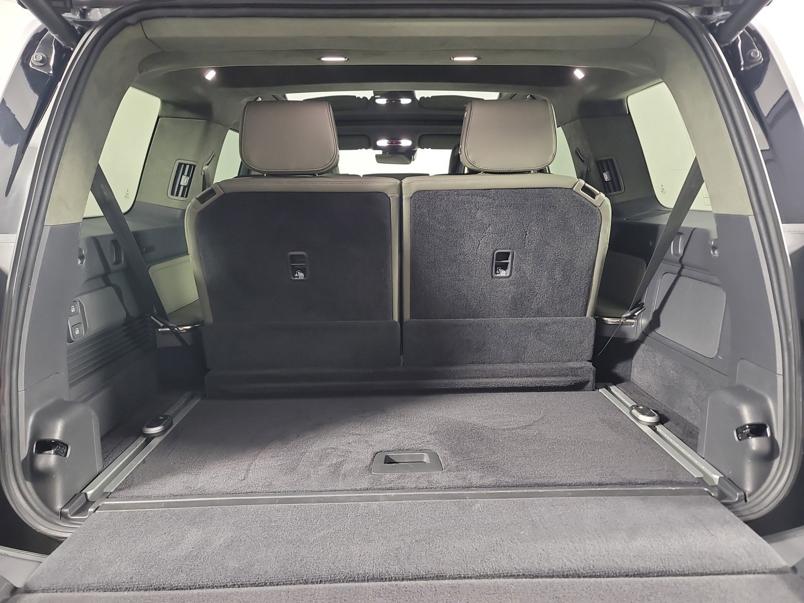 Used 2023 Rivian R1S Adventure AWD/4WD image 15