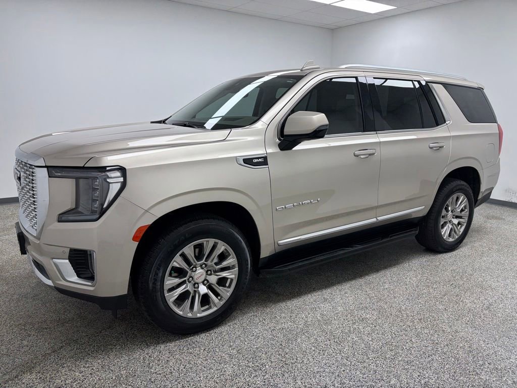 Used 2021 GMC Yukon Denali w/ Advanced Technology Package AWD/4WD image 3
