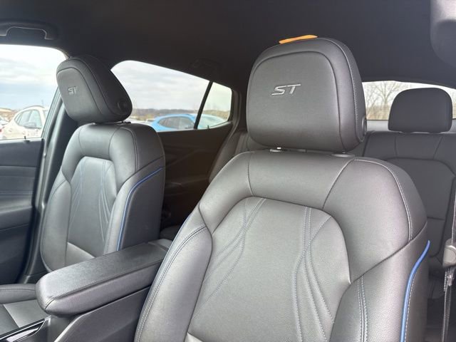 Used 2025 Buick Envista Sport Touring image 14