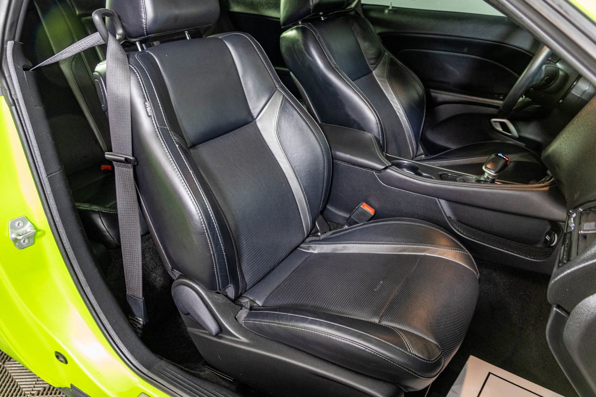 Used 2015 Dodge Challenger R/T Plus RWD image 41