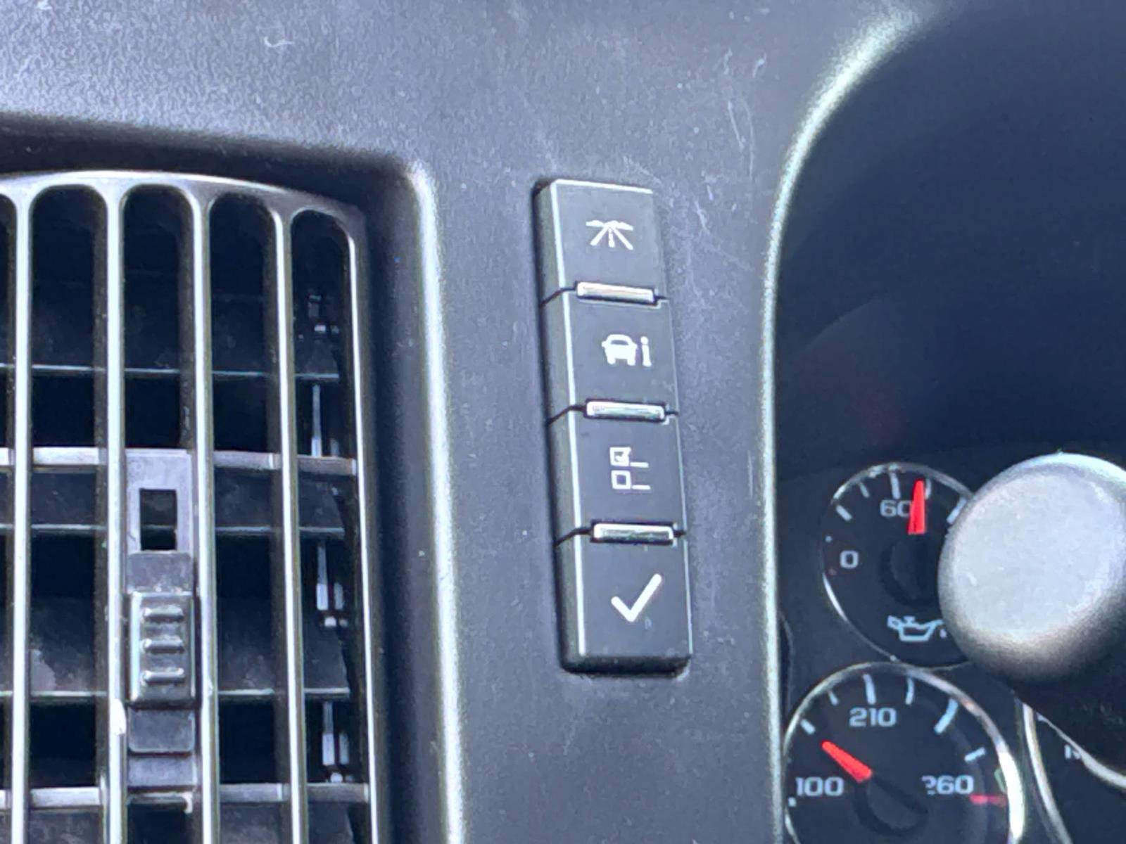 Used 2024 Chevrolet Express 2500 w/ Driver Convenience Package RWD image 27
