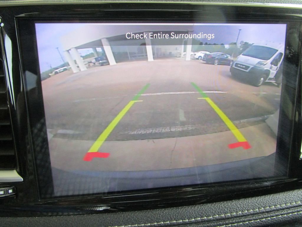 Used 2023 Chrysler Pacifica Limited FWD image 50