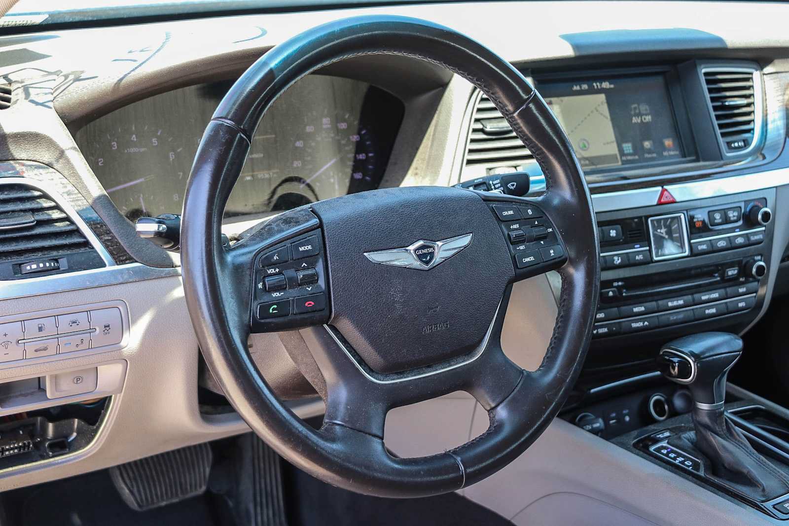 Used 2018 Genesis G80 3.8 RWD image 17