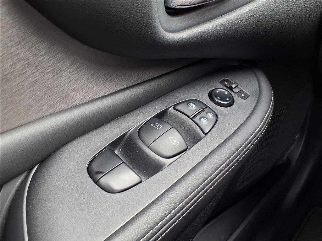 Used 2023 Nissan Murano SV w/ SV Midnight Edition Package image 22