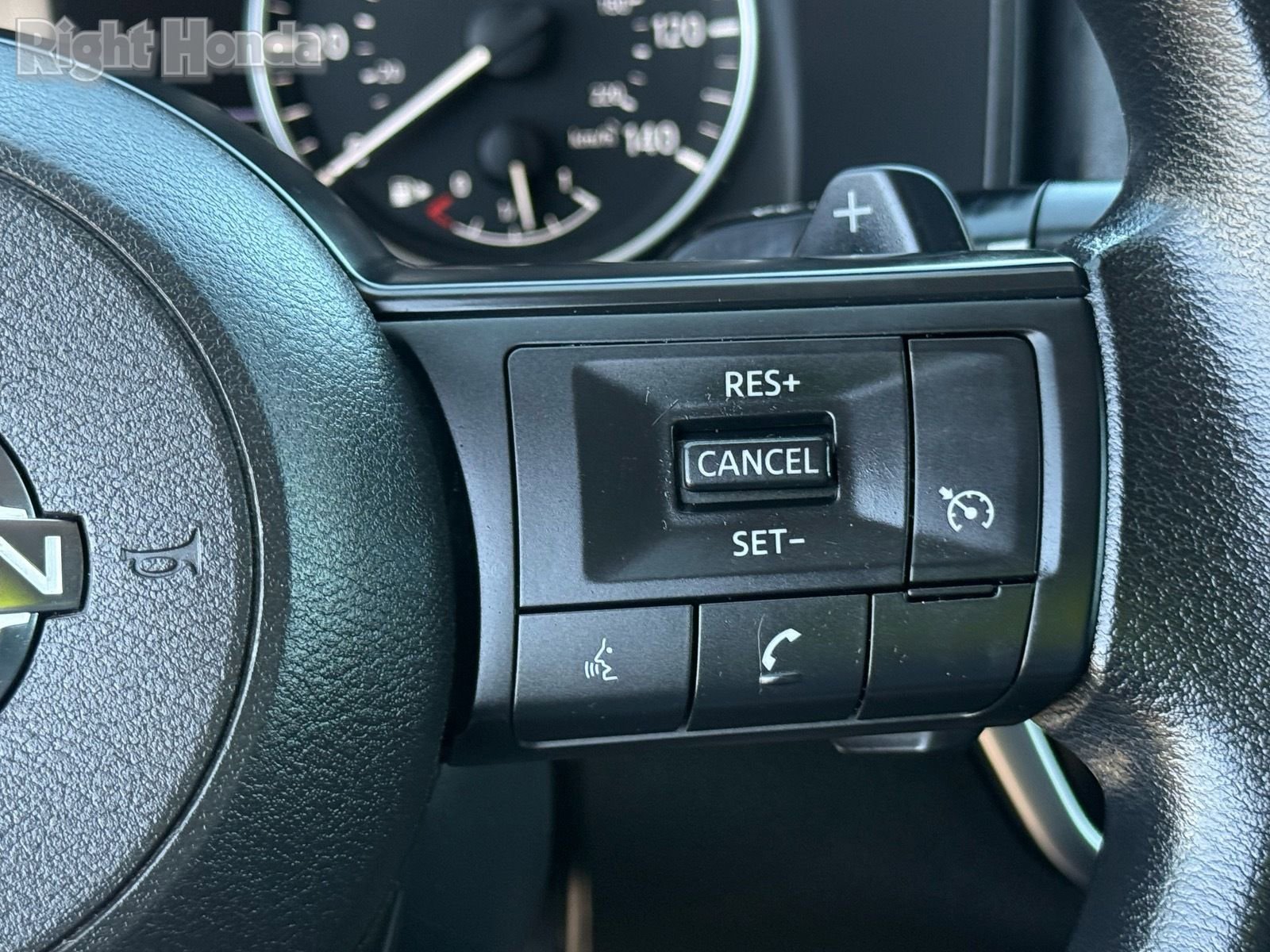 Used 2024 Nissan Rogue S image 18