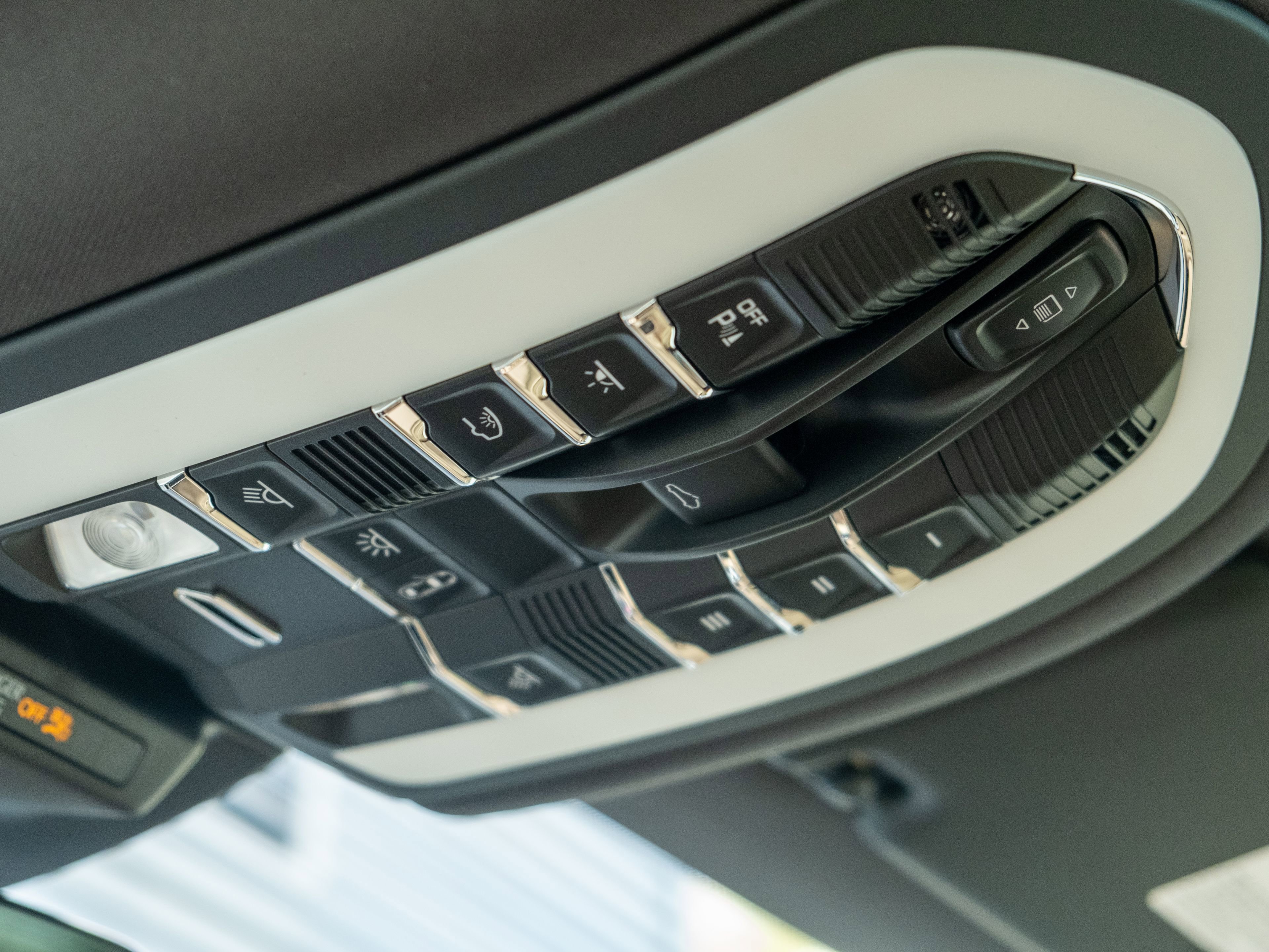 Used 2026 Porsche Macan image 33