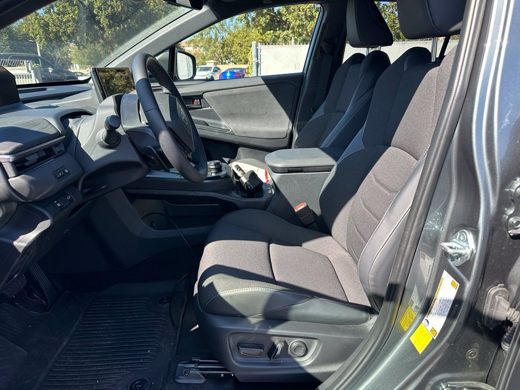 Used 2026 Toyota C-HR AWD/4WD image 10
