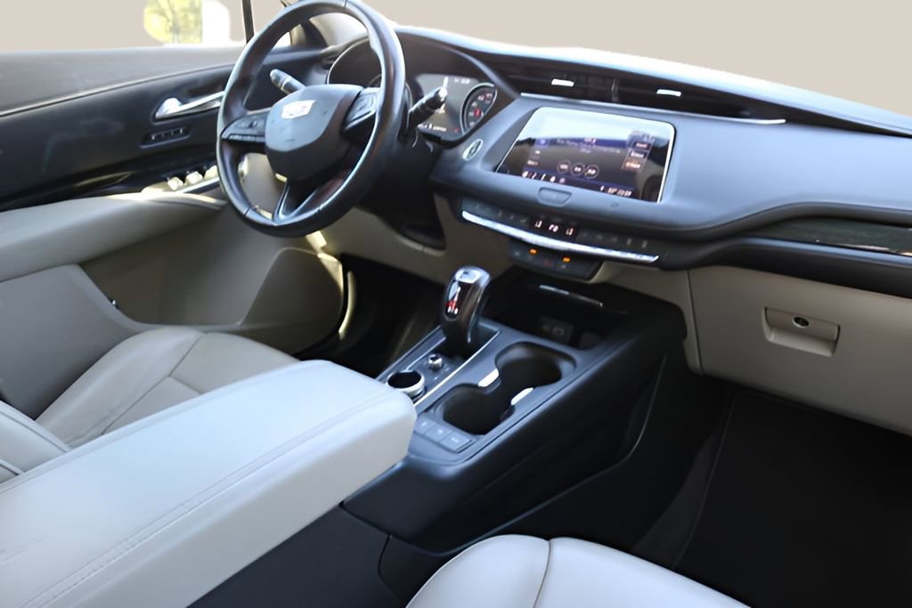 Used 2019 Cadillac XT4 Premium Luxury w/ Technology Package image 17