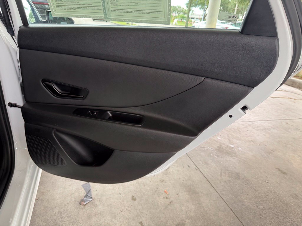 Used 2025 Hyundai Elantra Sport FWD image 27