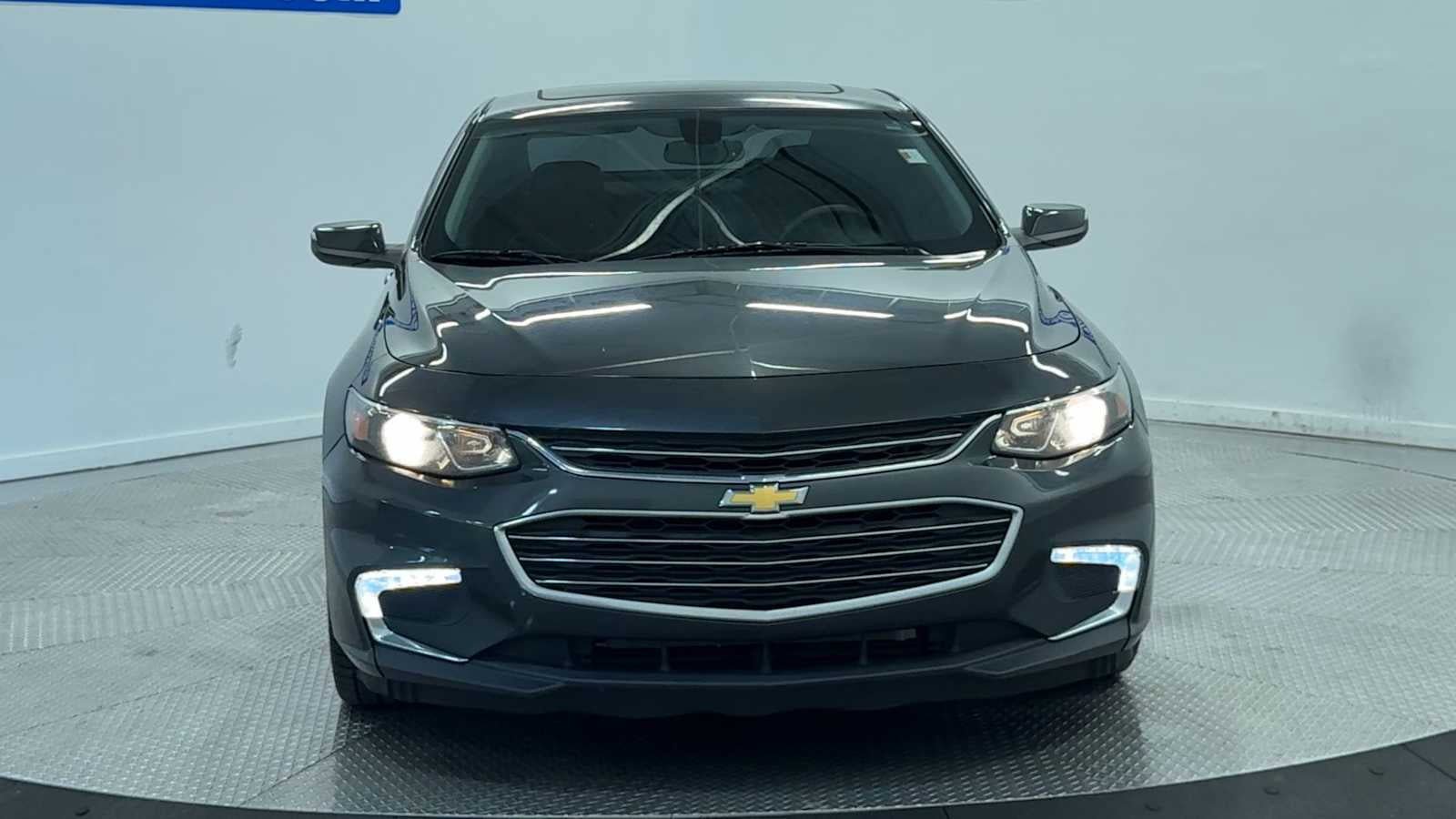 Used 2016 Chevrolet Malibu Premier FWD image 3