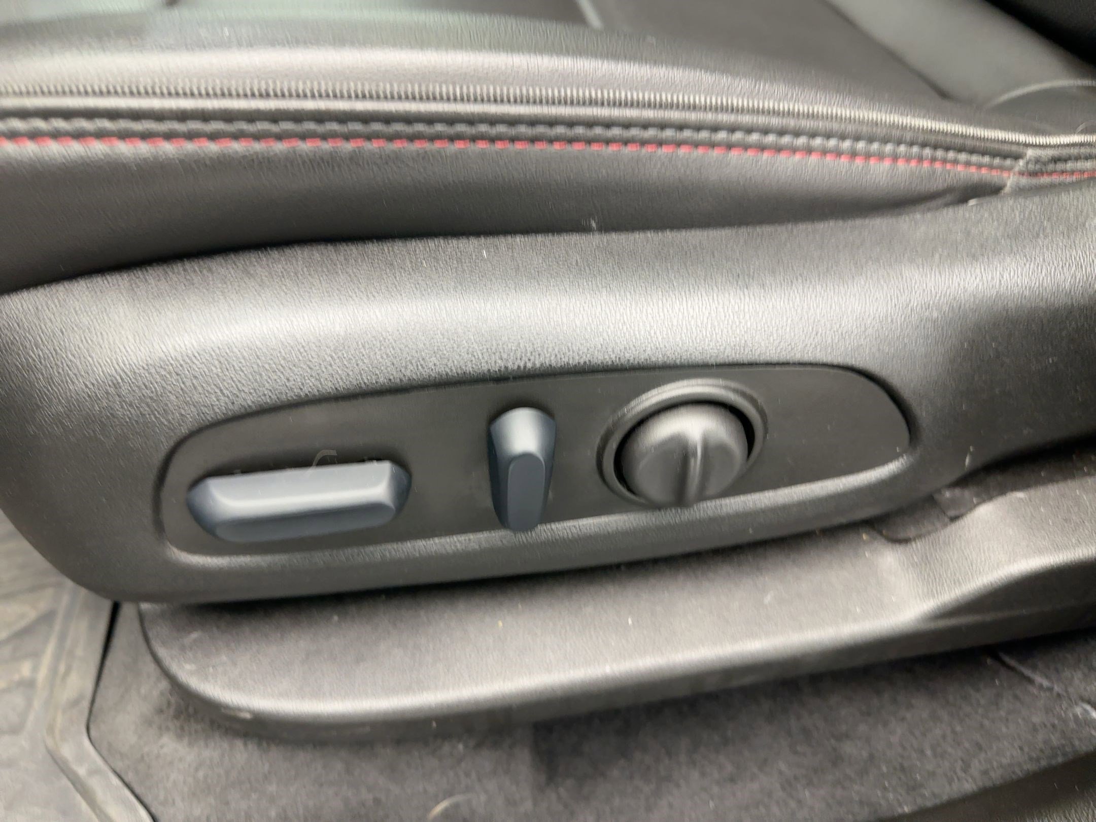 Certified 2023 Chevrolet Traverse RS w/ LPO, Floor Liner Package image 14