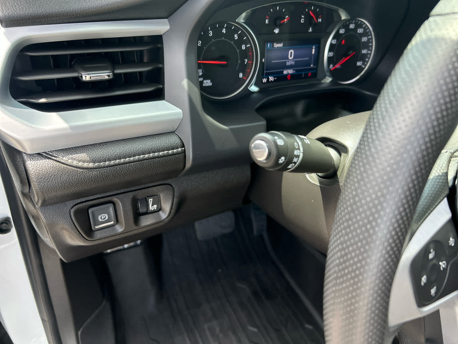 Used 2023 GMC Acadia SLE w/ Driver Convenience Package AWD/4WD image 13