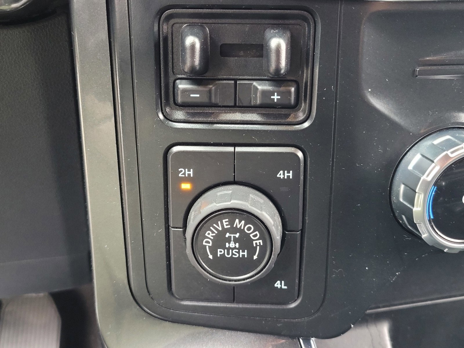 Certified 2022 Ford F150 XLT w/ Equipment Group 302A High image 25