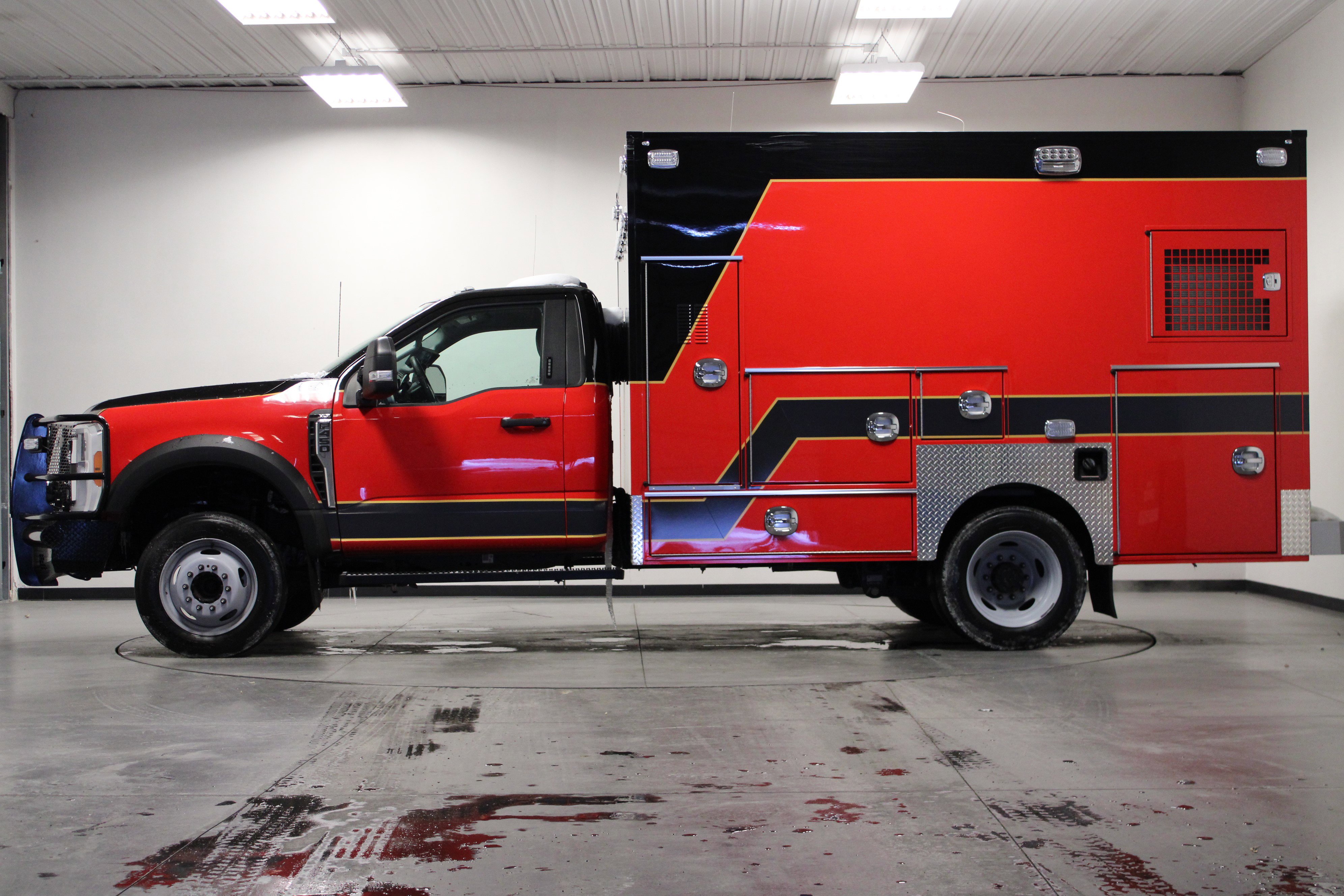 Used 2023 Ford F450 XLT w/ XLT Value Package RWD image 6