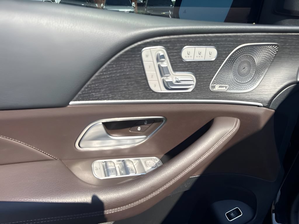 Used 2023 Mercedes-Benz GLS 450 4MATIC image 25