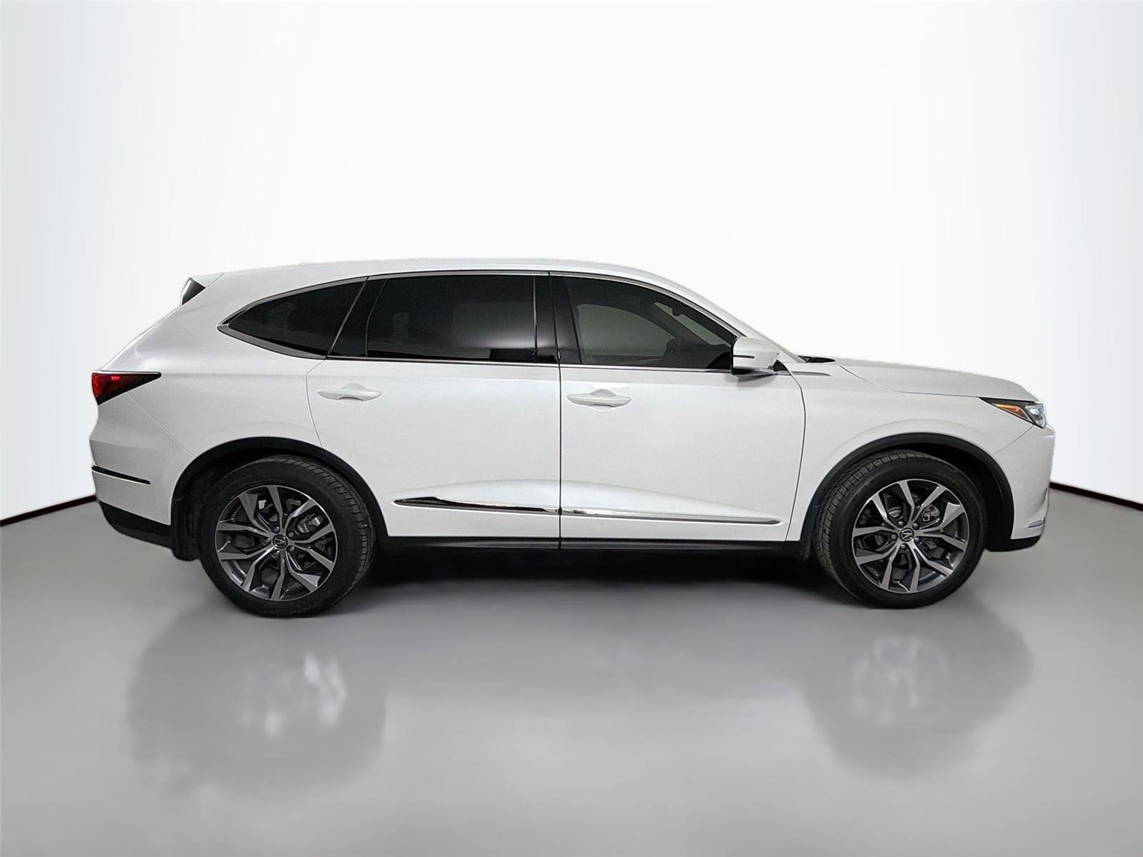 Used 2022 Acura MDX SH-AWD w/ Technology Package image 4
